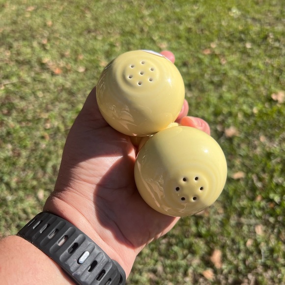 Vintage Fiestaware Yellow (1987-2002) Salt & Pepper Shakers - Picture 2 of 3